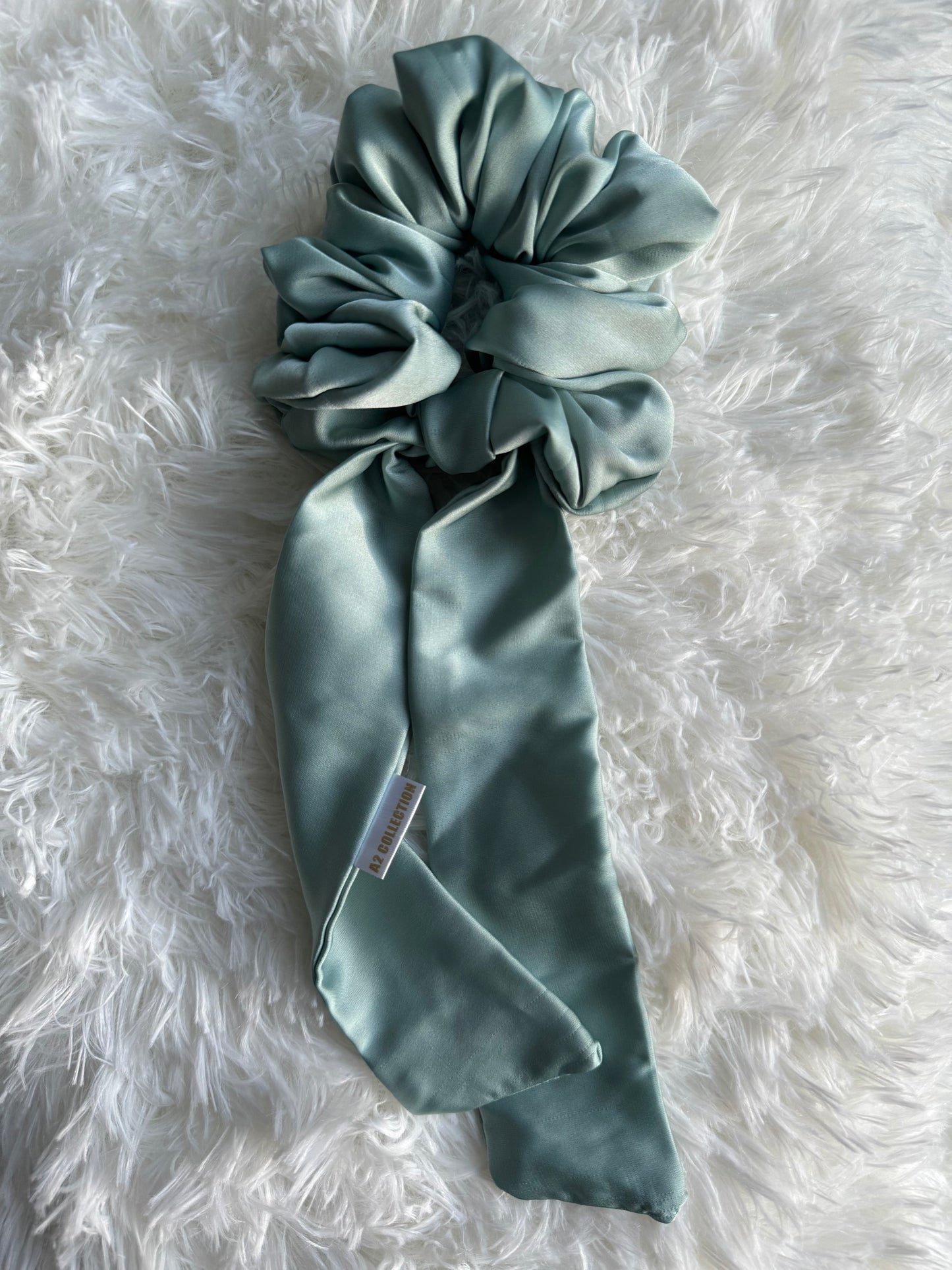 Bettina Tail/Bow Scrunchie