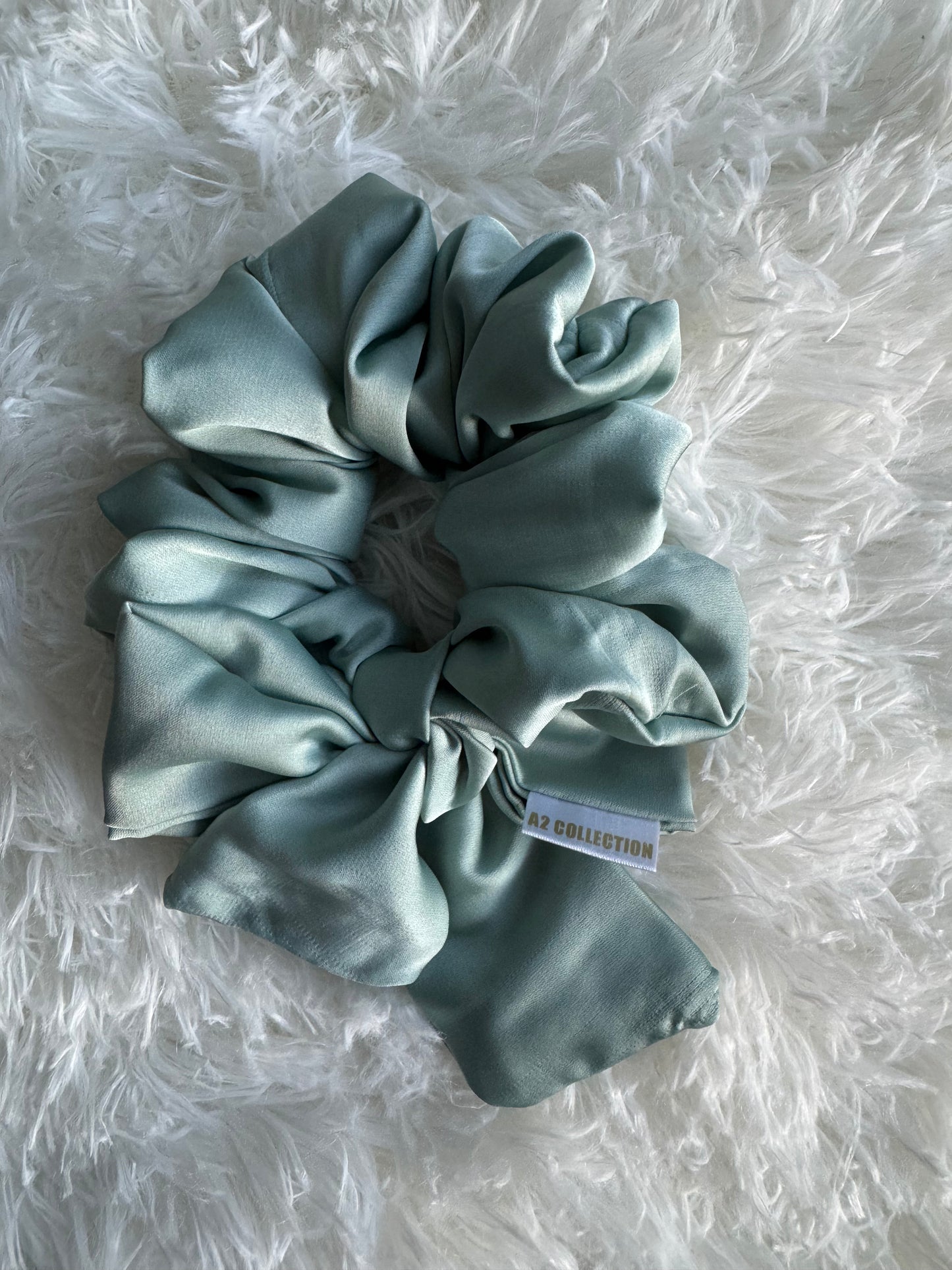 Bettina Tail/Bow Scrunchie